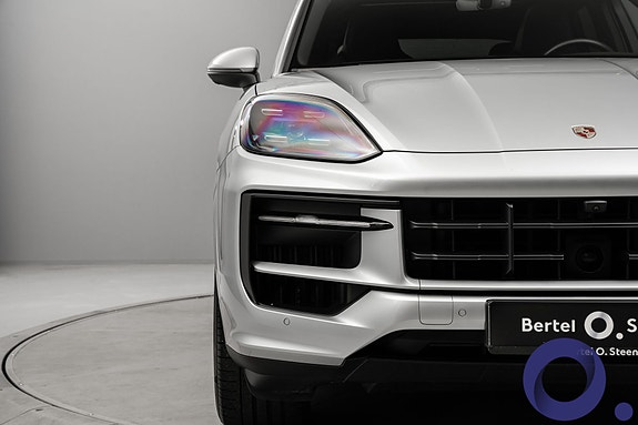 Porsche Cayenne 8 of 30