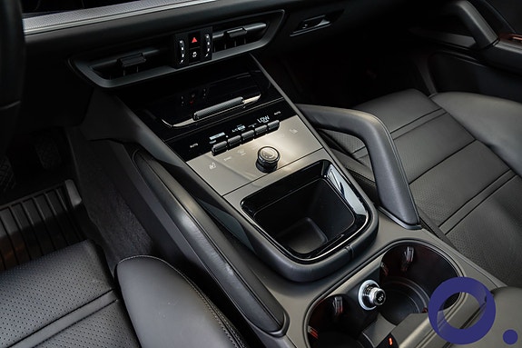 Porsche Cayenne 24 of 30