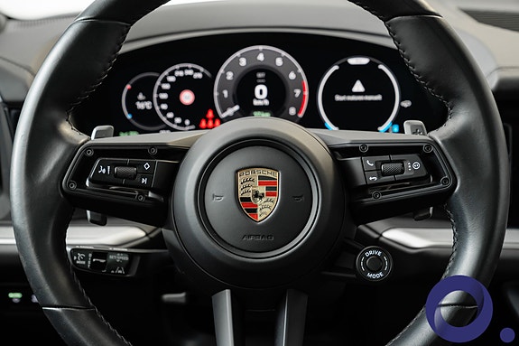 Porsche Cayenne 27 of 30