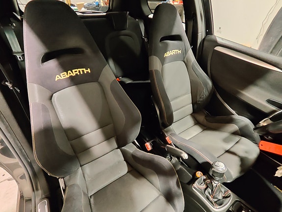 Abarth Punto Evo 23 of 28