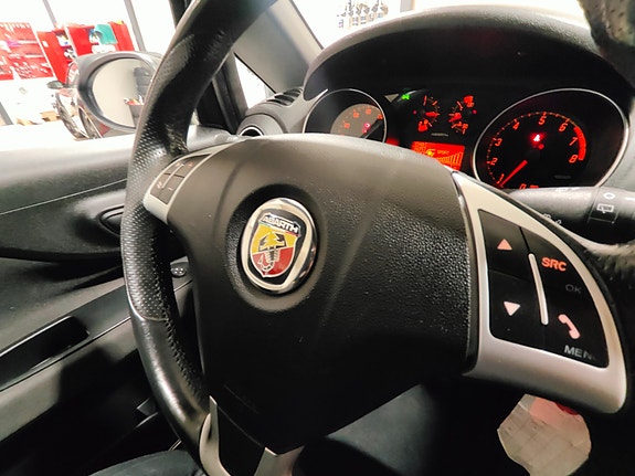 Abarth Punto Evo 25 of 28