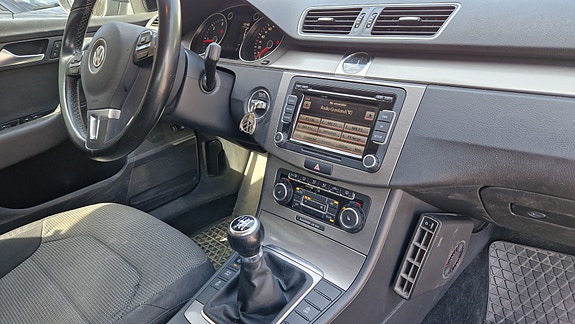 Volkswagen Passat 15 of 27
