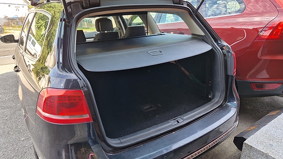 Volkswagen Passat 10 of 27