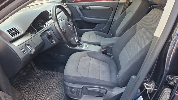 Volkswagen Passat 6 of 27