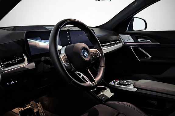 BMW iX2 13 of 28