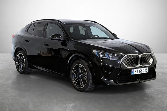 BMW iX2 4 of 28