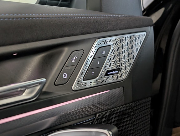 BMW iX2 12 of 28