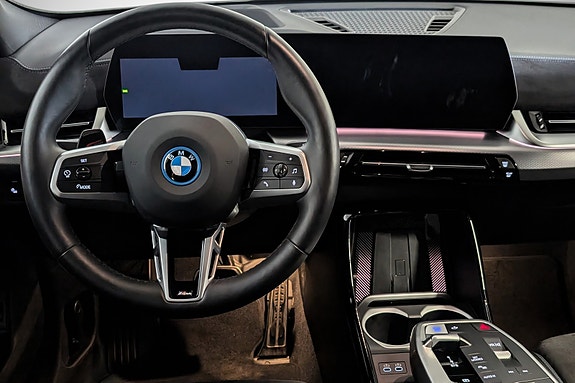BMW iX2 14 of 28