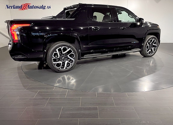 Chevrolet Silverado 1500 8 of 30