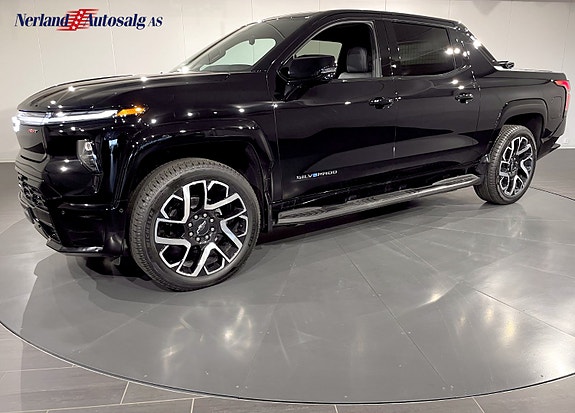 Chevrolet Silverado 1500 2 of 30