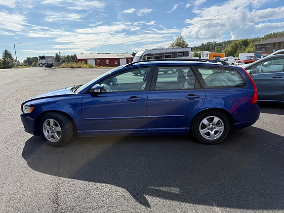 Volvo V50 2 of 30