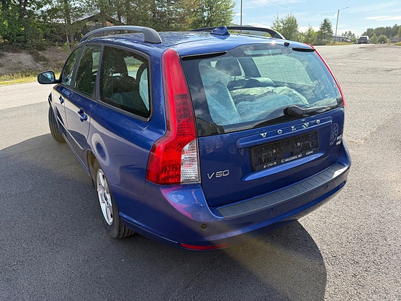 Volvo V50 4 of 30