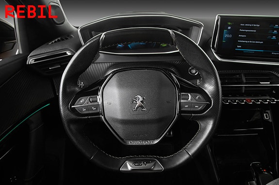 Peugeot e-2008 12 of 25