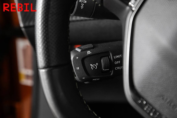 Peugeot e-2008 15 of 25