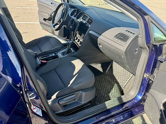 Volkswagen e-Golf VII 18 of 19