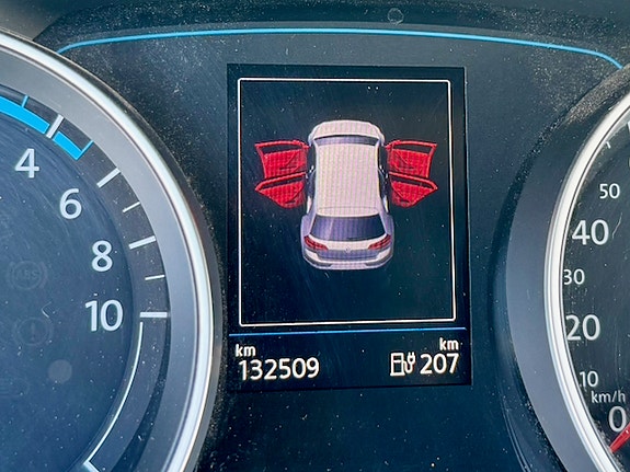 Volkswagen e-Golf VII 7 of 19