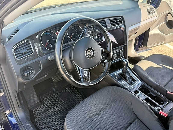 Volkswagen e-Golf VII 10 of 19