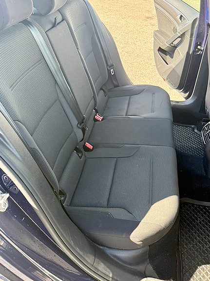 Volkswagen e-Golf VII 17 of 19