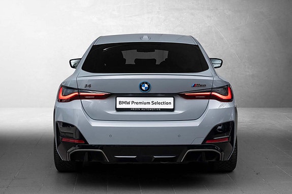 BMW i4 28 of 30