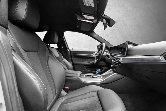 BMW i4 23 of 30