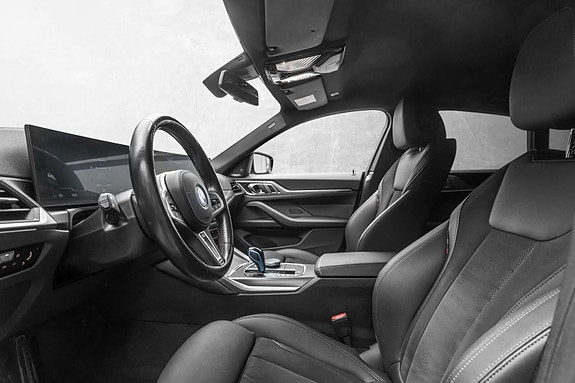 BMW i4 10 of 30