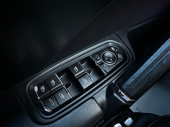 Porsche Cayenne S 20 of 30