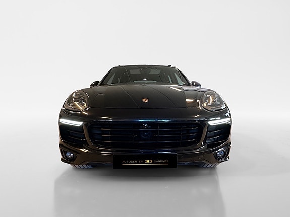 Porsche Cayenne S 2 of 30