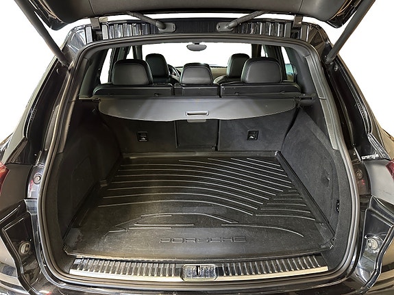 Porsche Cayenne S 14 of 30