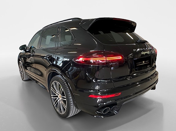 Porsche Cayenne S 5 of 30