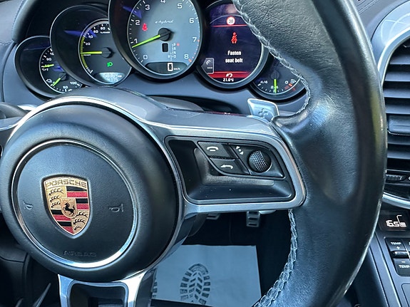 Porsche Cayenne S 19 of 30