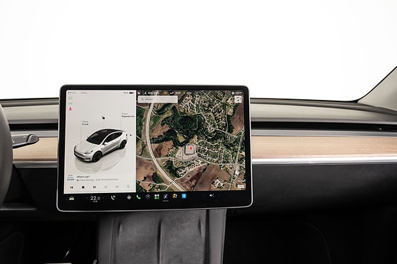 Tesla Model Y 13 of 30