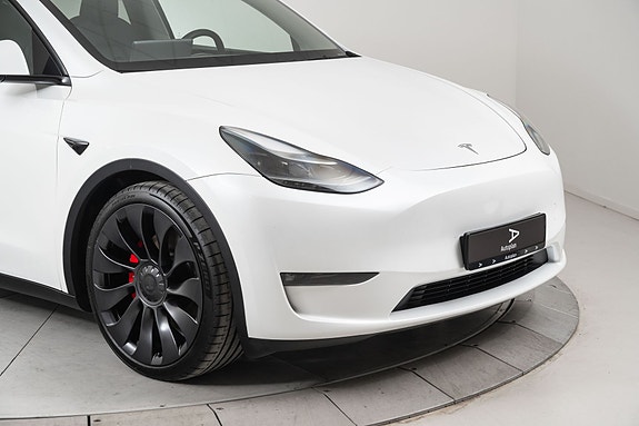 Tesla Model Y 3 of 30