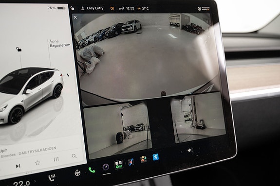 Tesla Model Y 17 of 30