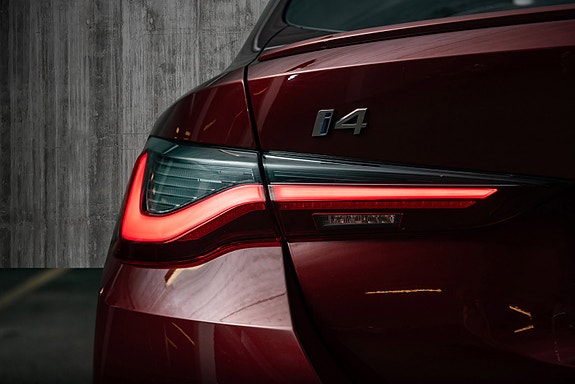 BMW i4 13 of 30