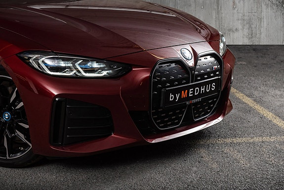 BMW i4 7 of 30