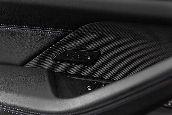 BMW i4 19 of 30