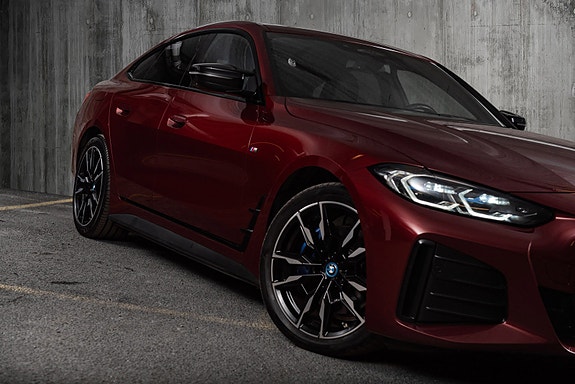 BMW i4 8 of 30