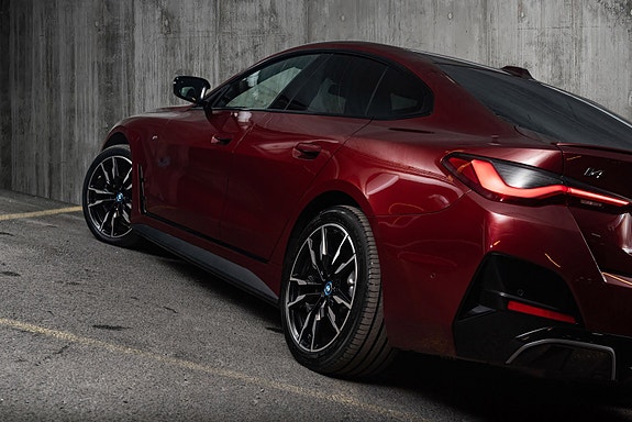 BMW i4 15 of 30
