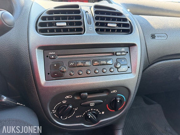 Peugeot 206 CC 19 of 30
