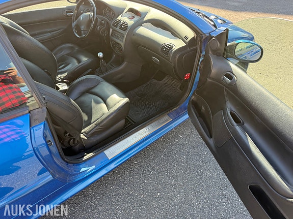 Peugeot 206 CC 23 of 30