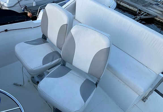 Bayliner 3 of 11