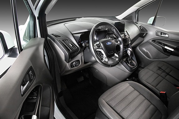 Ford Transit Connect 16 of 20