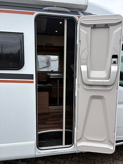 Weinsberg Cara Compact 600 MEG 4 of 15