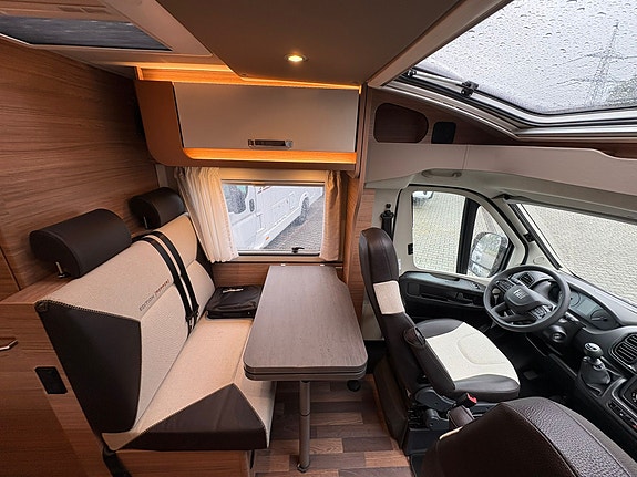 Weinsberg Cara Compact 600 MEG 8 of 15