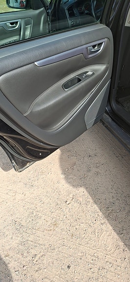 Volvo V70 7 of 20