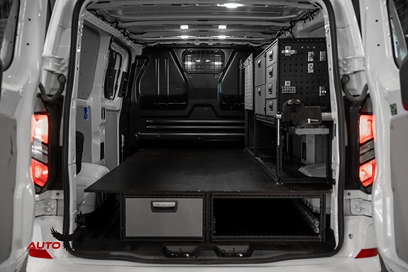 Ford Transit Custom 8 of 30