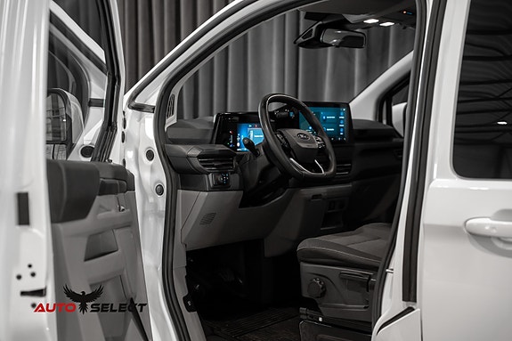 Ford Transit Custom 11 of 30