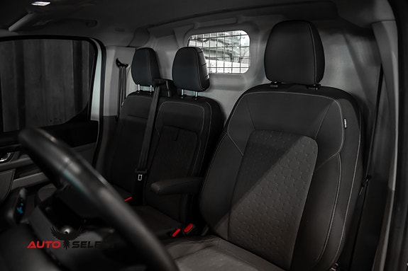 Ford Transit Custom 14 of 30