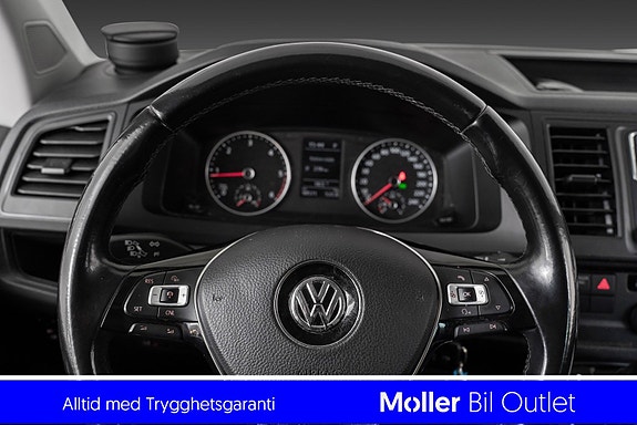 Volkswagen Multivan 8 of 19