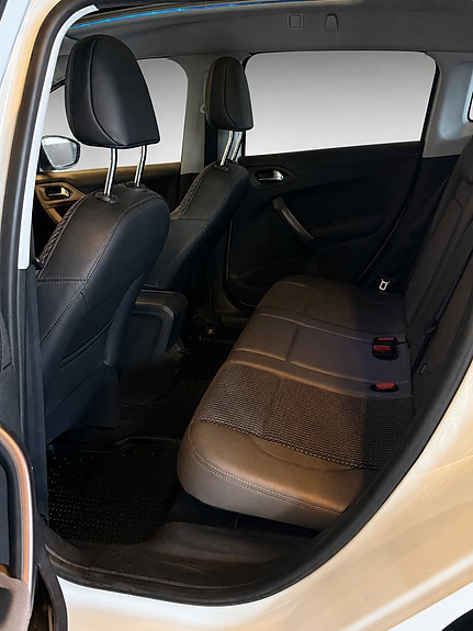 Peugeot 2008 13 of 30